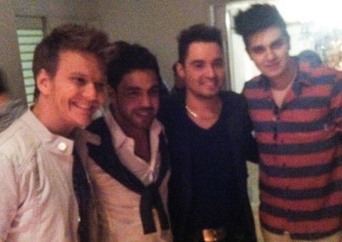 Zezé Di Camargo, Michel Teló, Chitãozinho e mais famosos vão a aniversário de sertanejo